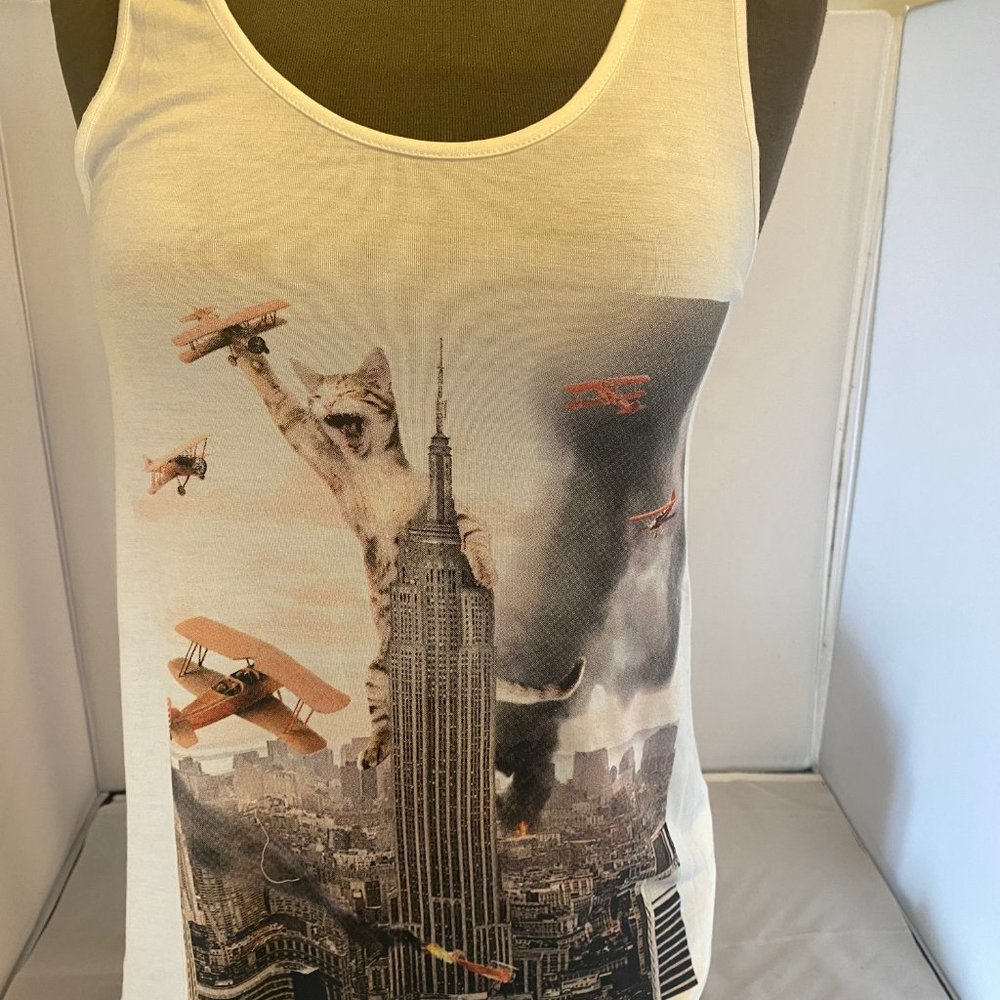 Bear Dance Cat Kong Tee
